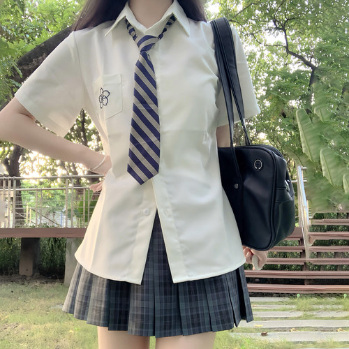 学院风jk短袖刺绣显瘦衬衣