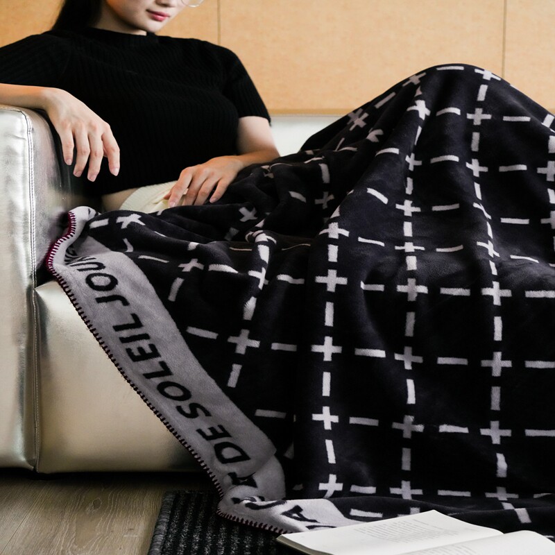 2025秋冬新款北欧复古简约超柔软云锦绒休闲毛毯沙发盖毯午睡毯子