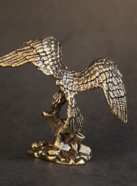 新品复古实心纯黄铜m办公桌面车载小摆件飞鹰老鹰茶宠工艺品手把