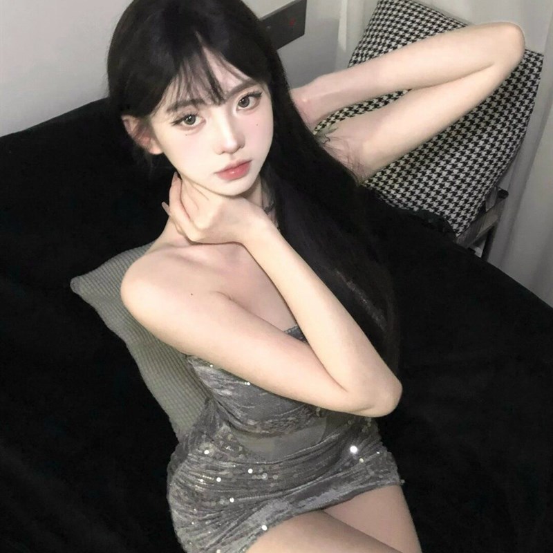 速发灰色蕾丝亮片抹胸连衣裙女夏季修身显瘦性感辣妹露肩短款包臀