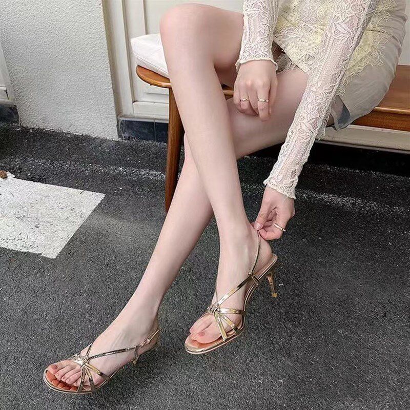新品羊皮版~金色绑带高跟鞋今年新款G夏季一字带细跟气质名媛女士