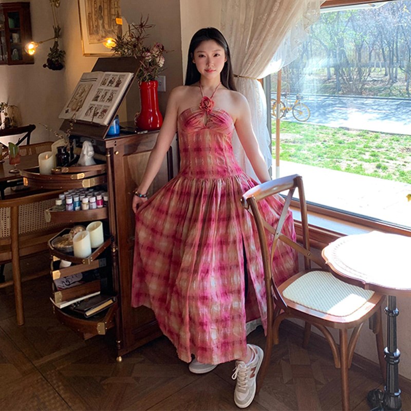 速发三亚旅游红色格纹挂脖抹胸连衣裙长款立体花朵裙子海边度假沙