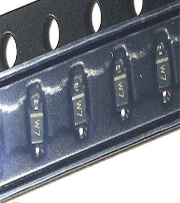 0805稳压二极管BZT52C4V7S 丝印W7 SOD-323 贴片二极管 4.7V
