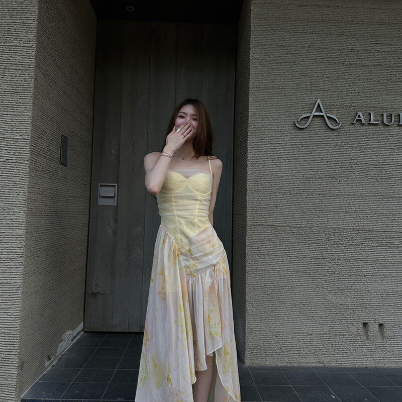 速发照丝印适吊带裙不规则开叉抹胸裙花合海边拍蕾的连衣裙沙滩裙
