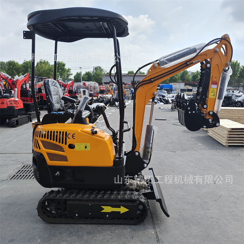 1.5t-2t小型挖掘机工厂 农用挖沟机液压先导 出口1.5吨履带小挖机