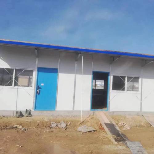 工人安装快捷户外活动板房 坚固耐用防雨防晒房屋 快拼式简易活动