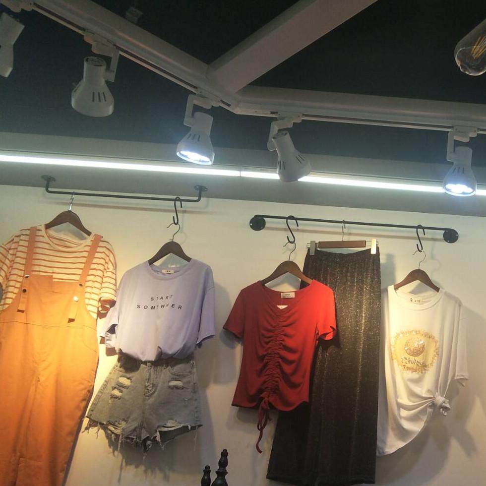 服装店货架正侧挂衣服架上墙壁挂衣架围巾架文胸内衣内裤展示架