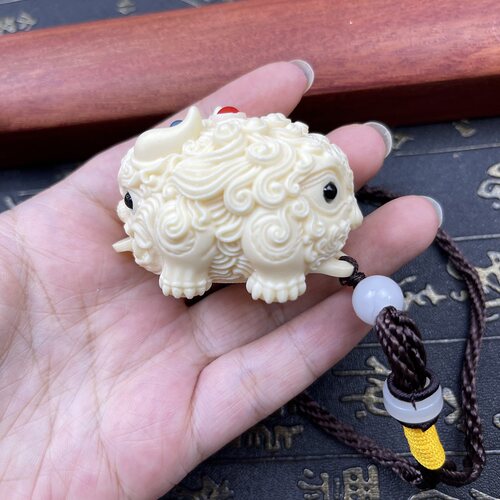 极速象牙果双头貔貅手q把件手球汽车挂件摆件卡通招财貔貅木雕刻