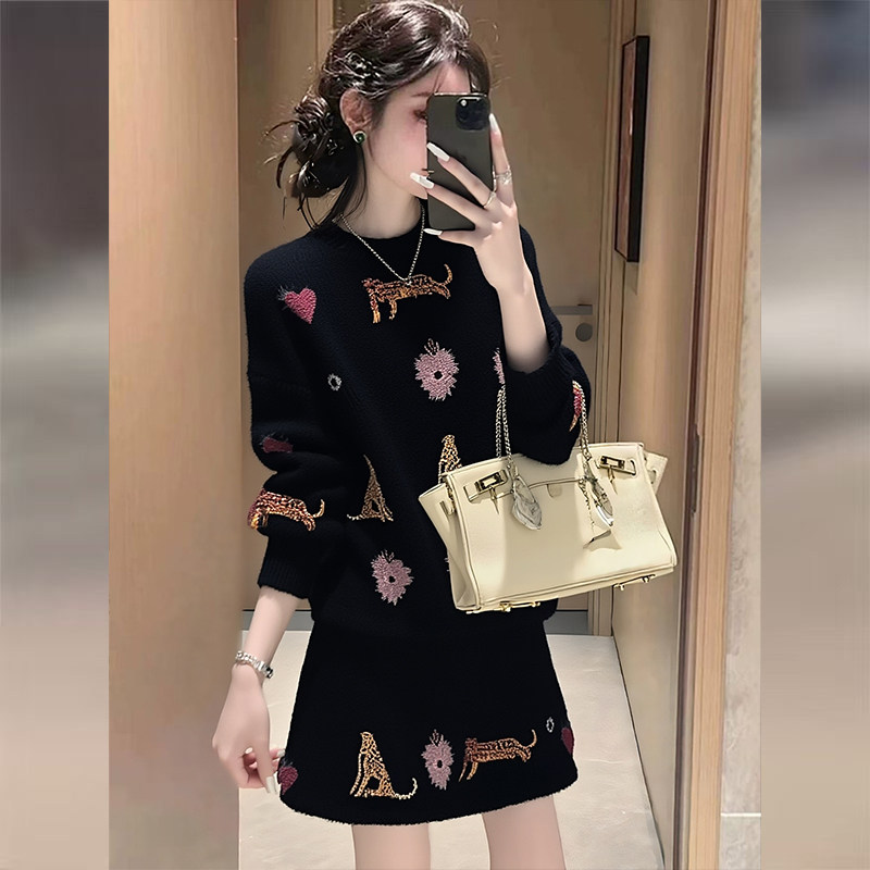 黑色针织套装女新款初冬小个子穿搭卡通提花上衣半身裙两件套
