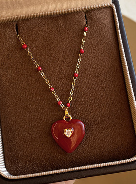 秋冬红色微镶爱心吊坠串珠项链女复古感轻奢毛衣链小众配饰品