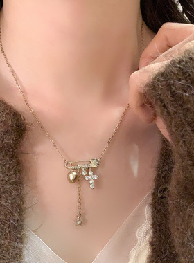 复古别针星芒十字架流苏星星吊坠项链女配饰锁骨链轻奢感饰品
