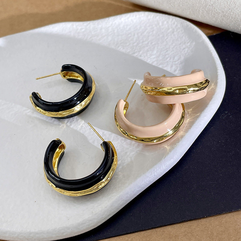极速时髦黑金配色法式复古小众宽版C型I耳圈圆圈树脂镀金耳环复古