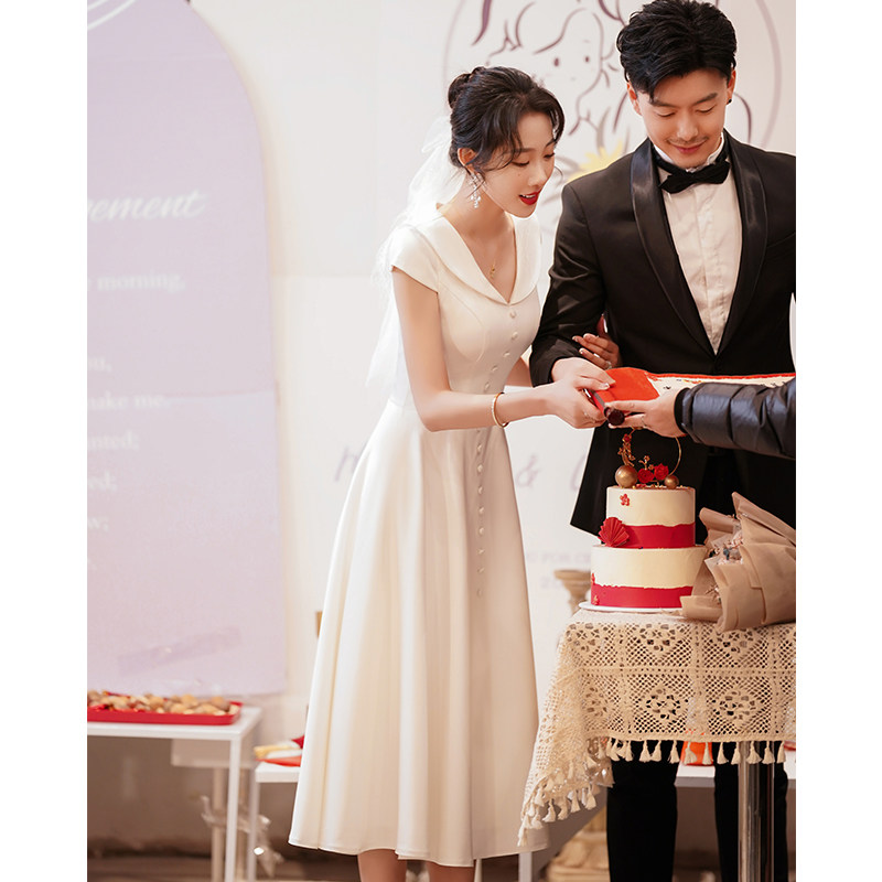2025新款新娘结婚轻纱白色简约领证登记连衣裙小T个子生日礼服日