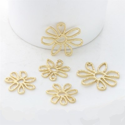 极速Zinc Alloy Fashipon  Hollow Flowers Charms  6pcs/lot For
