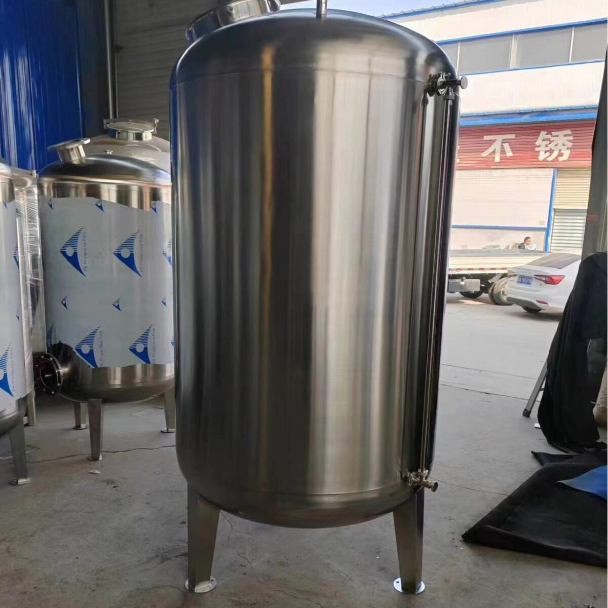 储水容器304不锈钢水箱液体储存罐封头水箱圆形水箱不锈钢水箱2吨
