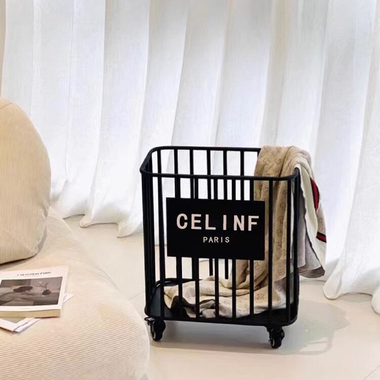 家用落地卧室挂衣架移动简约现代轻奢大容量脏衣篓收纳架一体带轮