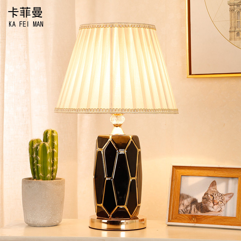 新品陶瓷台灯北欧轻奢后现代卧室台灯温馨床头灯家用美.式简约客