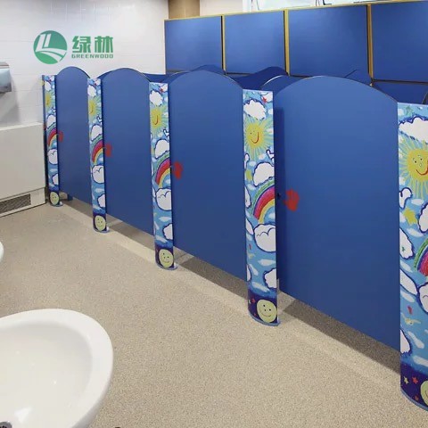 厂家制作抗倍特板材儿童卫生间隔断质量可选二代密度板材防水防潮