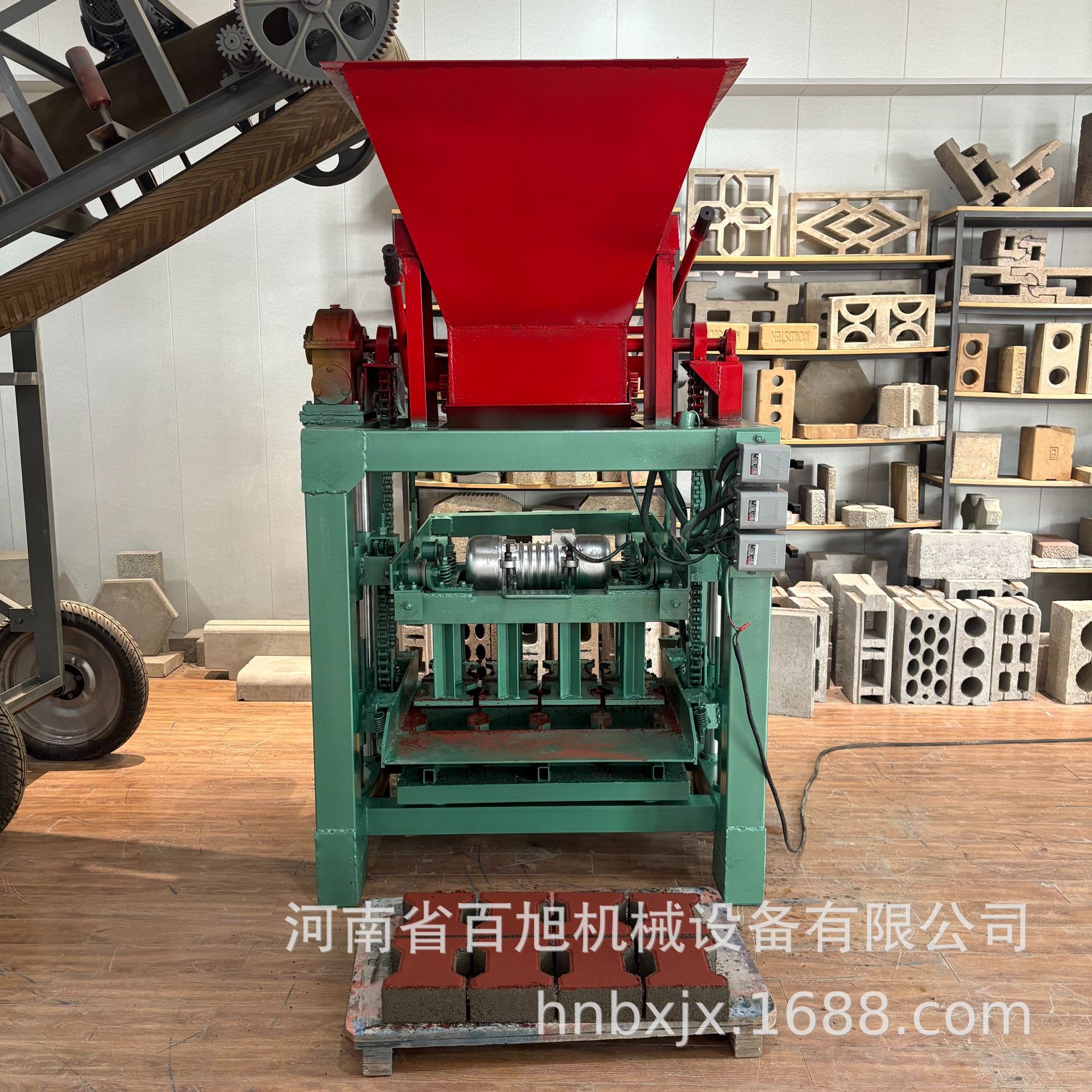 出口非洲半自动水泥制砖机