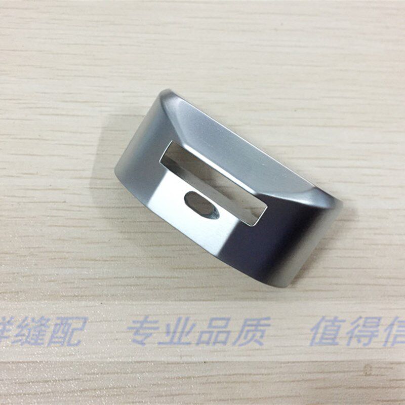 新品工业缝纫机配件 高头车缝纫机 8810高头车U车单孔单针针板图片