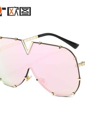 极速Personality trend mens aynd womens same V8 European an