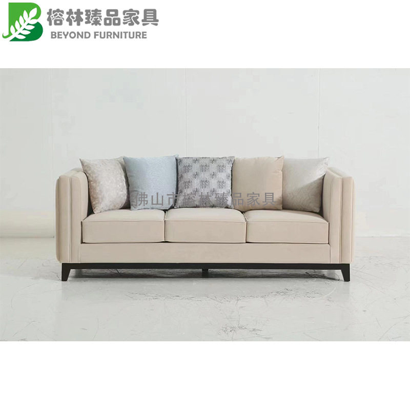 现代简约设计师款直排沙发