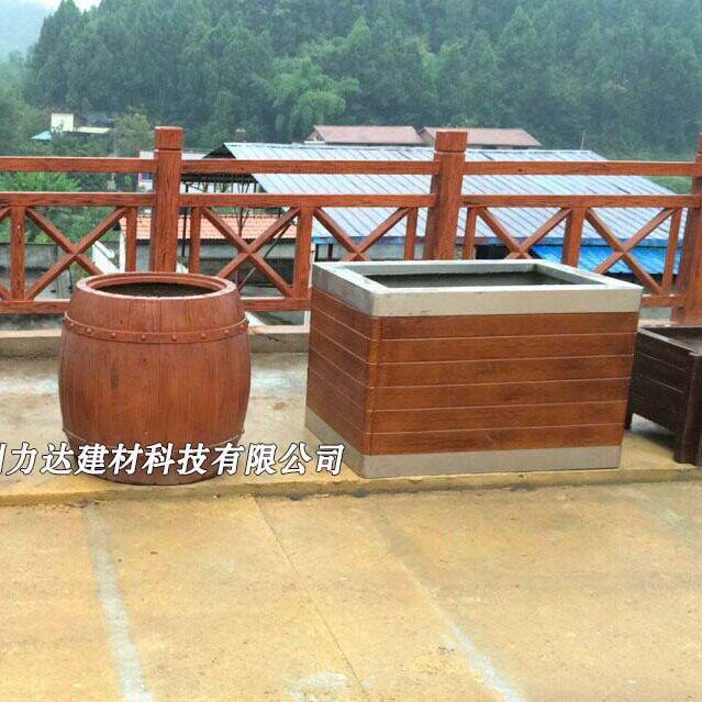 四川力达仿木花箱，市政景观花箱，水泥花盆，专业户外阳台
