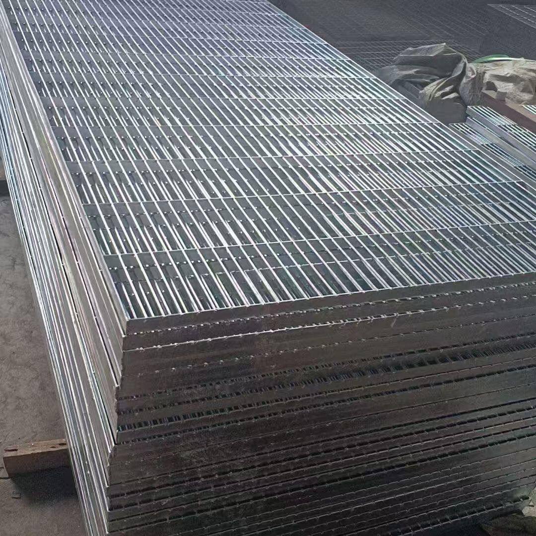 热镀锌鸽舍地网信鸽赛鸽公棚地网养殖扁铁地网长孔网格钢格栅板