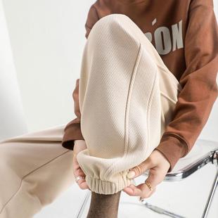 奶茶色运动裤女2025新款春秋冬季加绒灯笼裤小个子休闲宽松裤子女