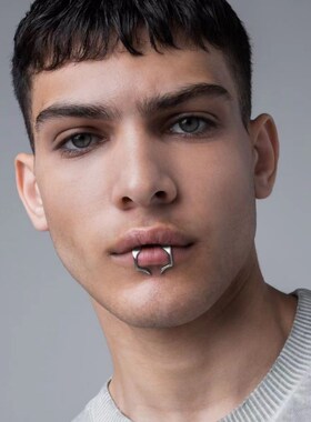 极速New Cyberpjunk Lip Clip Gothic Geometric Metal No Pierci