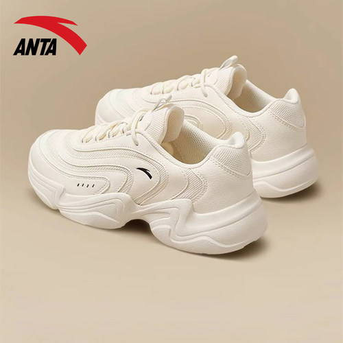 安踏轻便女子透气奶油白老爹鞋