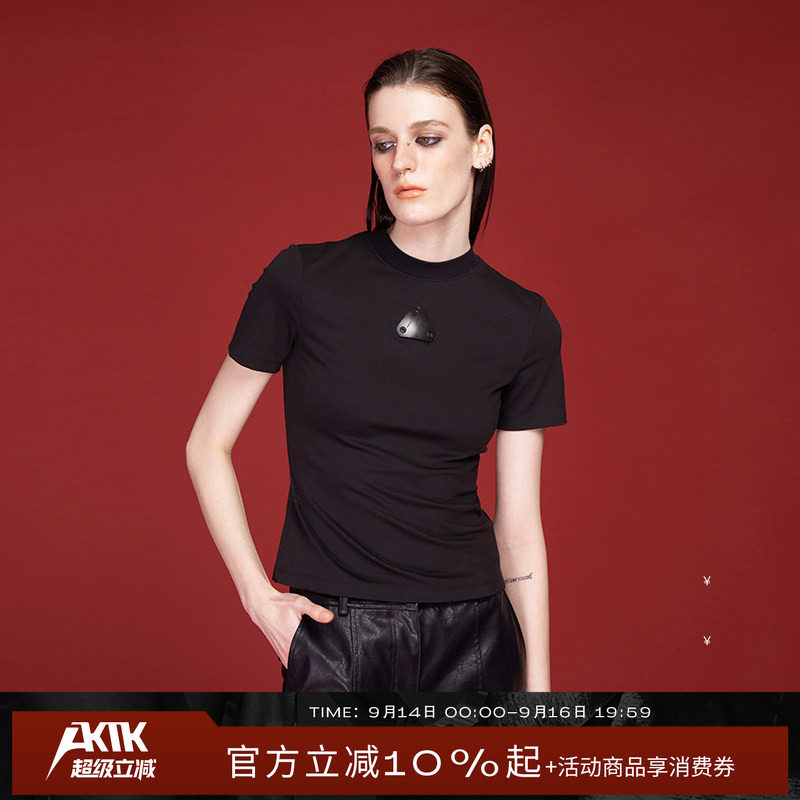 AKTKT恤 “Reverse play”系列朋克主义经典金属牌紧身短袖T恤图片