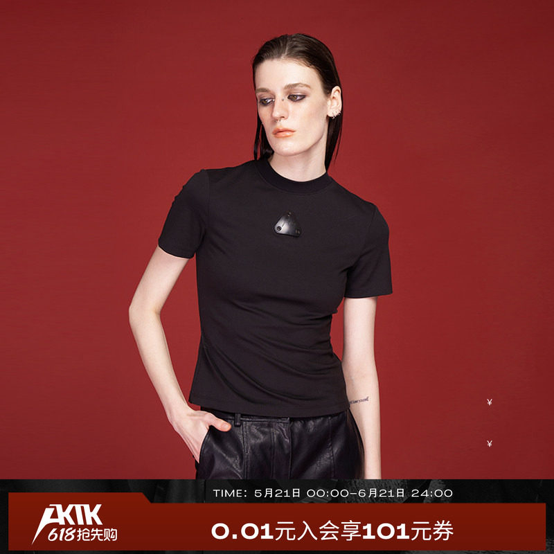 AKTKT恤 “Reverse play”系列朋克主义经典金属牌紧身短袖T恤