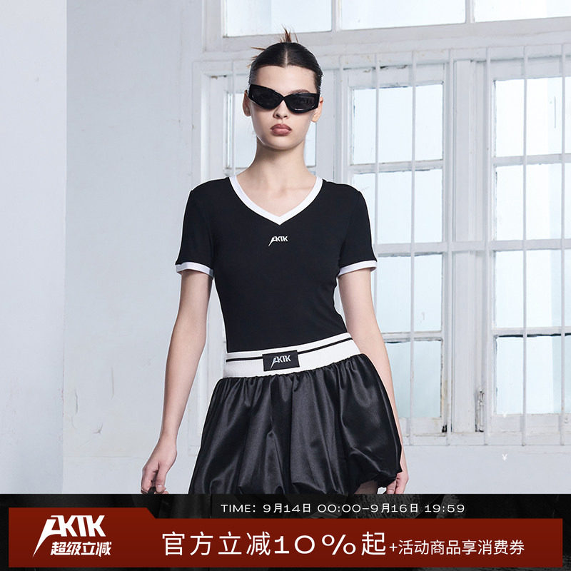 AKTK拼接时尚百搭小众设计款LOGO印花V领撞色t恤女短袖图片