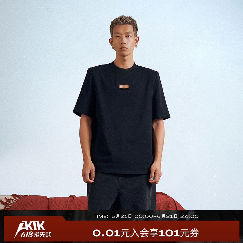 AKTK【符龙飞明星同款】夏新品小众方形金属镂空锁扣垫肩宽松T恤