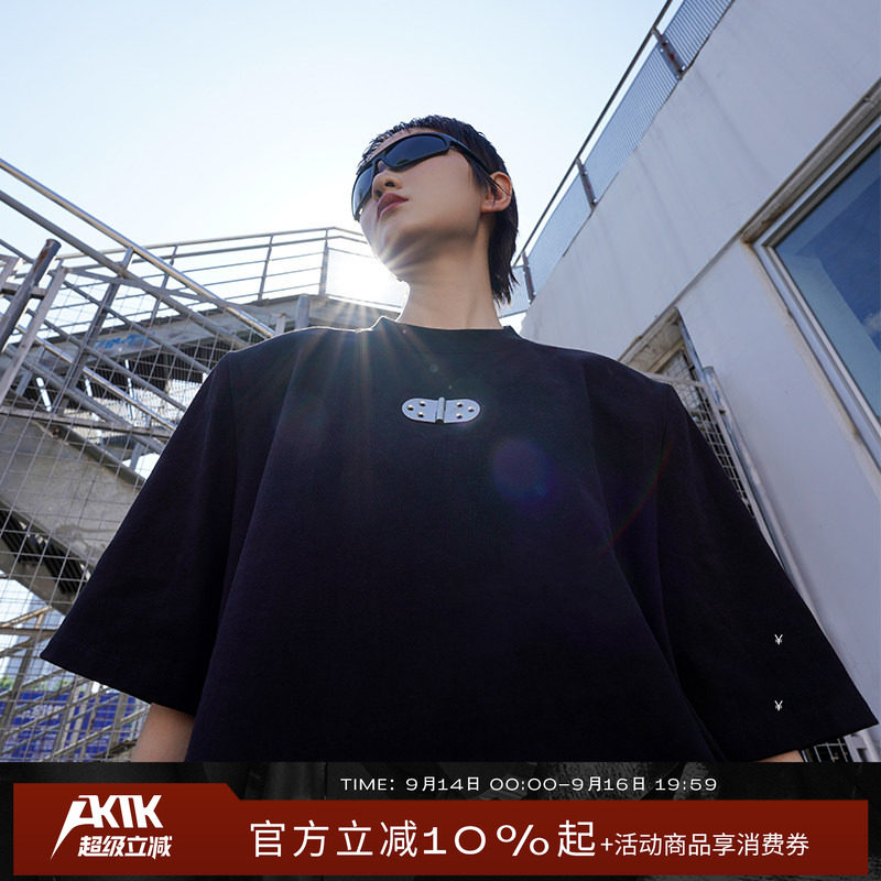 AKTK小众设计 金属扣垫肩黑色短袖T恤先锋设计上衣图片