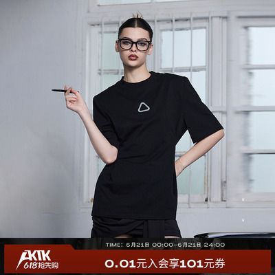 AKTK圆领修身百搭个性宽松时尚三角金属牌收腰短袖女t恤夏