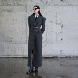 翻驳领宽肩收腰立体解构金属扣沙漏大衣 新品 AKTK大衣 2024冬季