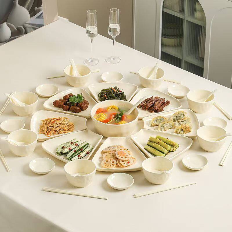 奶油风陶瓷拼盘套装餐具圆桌盘子碗组合家用北欧餐盘团圆饭碗盘