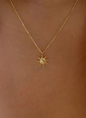欧美时尚潮流金太阳神项链光芒吊坠简约小众设计感通用颈链毛衣链