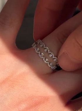 一款两戴ins风排钻织光蕾丝法式闪钻戒指女设计感精致轻奢指环