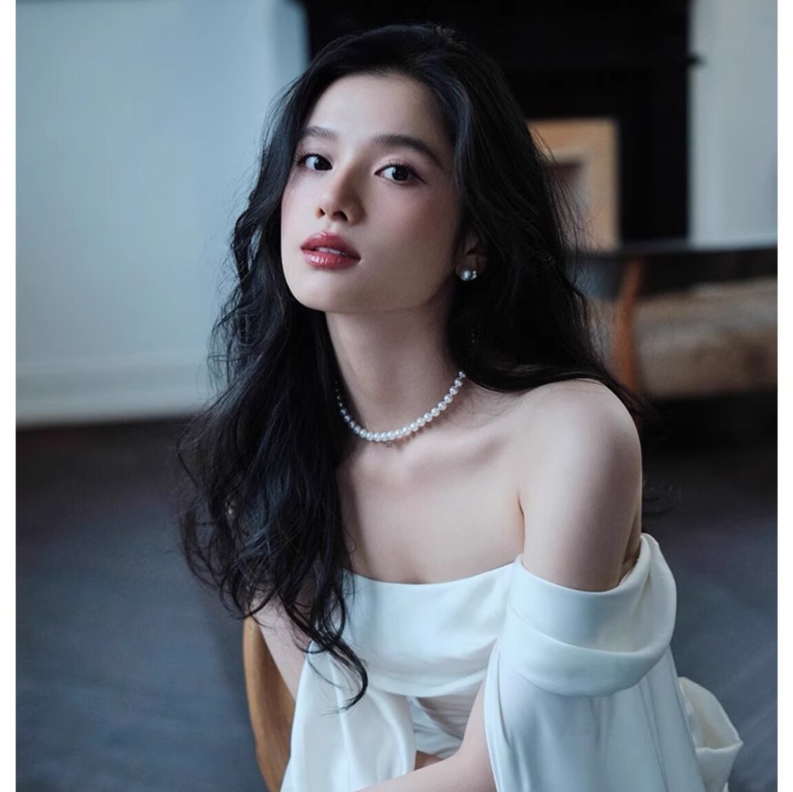 法式维纳斯丝绸澳白珍珠项链女轻奢小众毛衣链高级感锁骨链