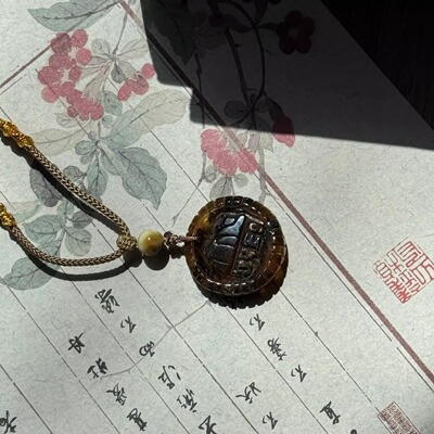 九紫离火佛宝护身NO.910蜜蜡琥珀奥利奥翳珀吊坠克重3.39g