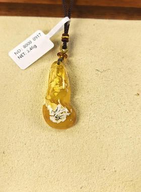 九紫离火佛宝护身琥珀蜜蜡金加白随型吊坠克重3.46g价格NO.917