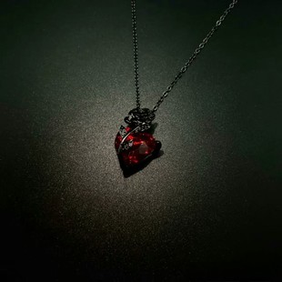 哥特风红色系玫瑰心脏项链亚文化甜酷心形吊坠饰品男生个性锁骨链