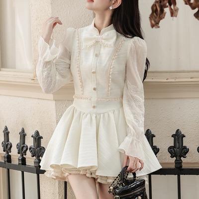 小香风高级感蝴蝶结蕾丝收腰长袖连衣裙女秋冬重工刺绣立领蓬蓬裙
