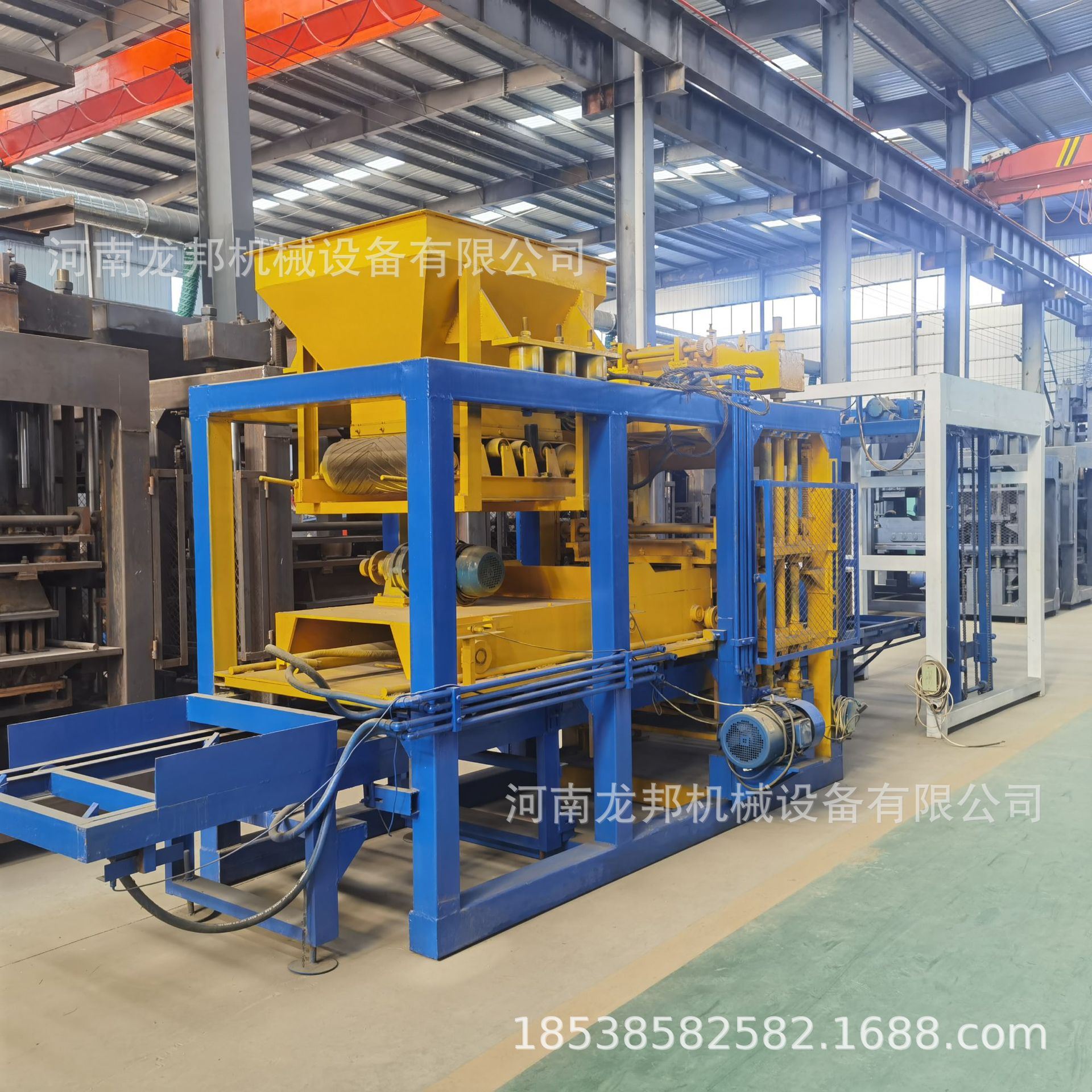 全自动彩色砖块生产机 出口大型空心制砖机设备水泥砌块砖机生产