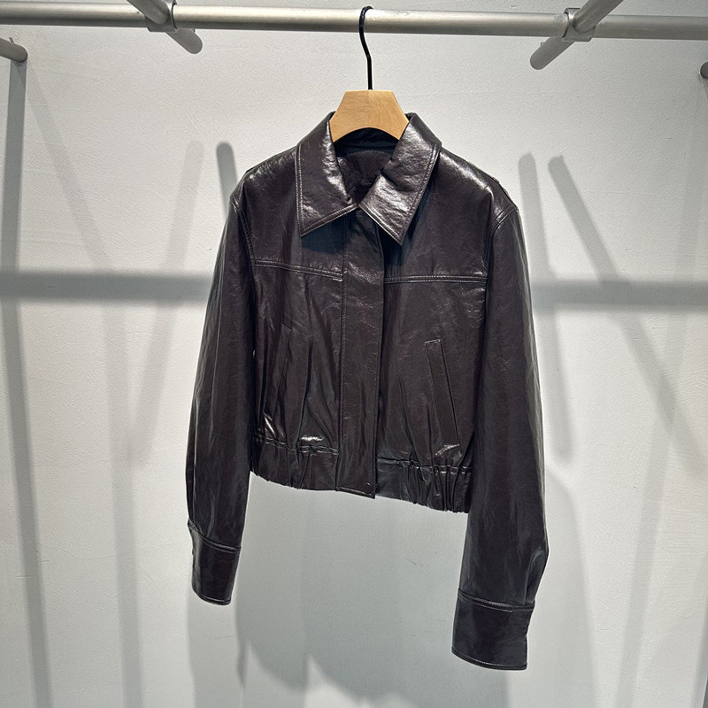 艾诺丝国内代购2026春季休闲显瘦时尚短款夹克皮衣外套女BR101122,女装/女士精品,皮衣,淘宝优惠券,粉丝福利购,淘宝优惠卷