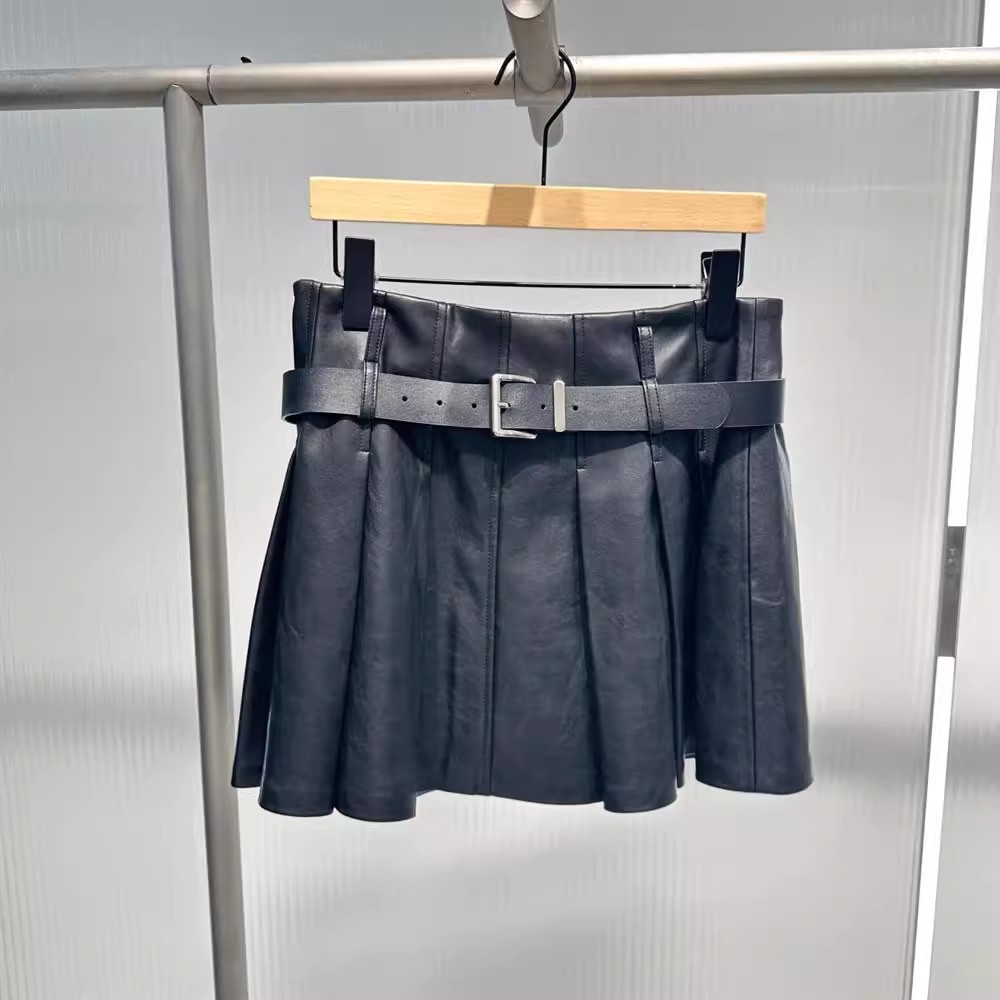 艾诺丝国内代购2025年冬季新款黑色皱褶pu皮半身裙短裙女AR354118