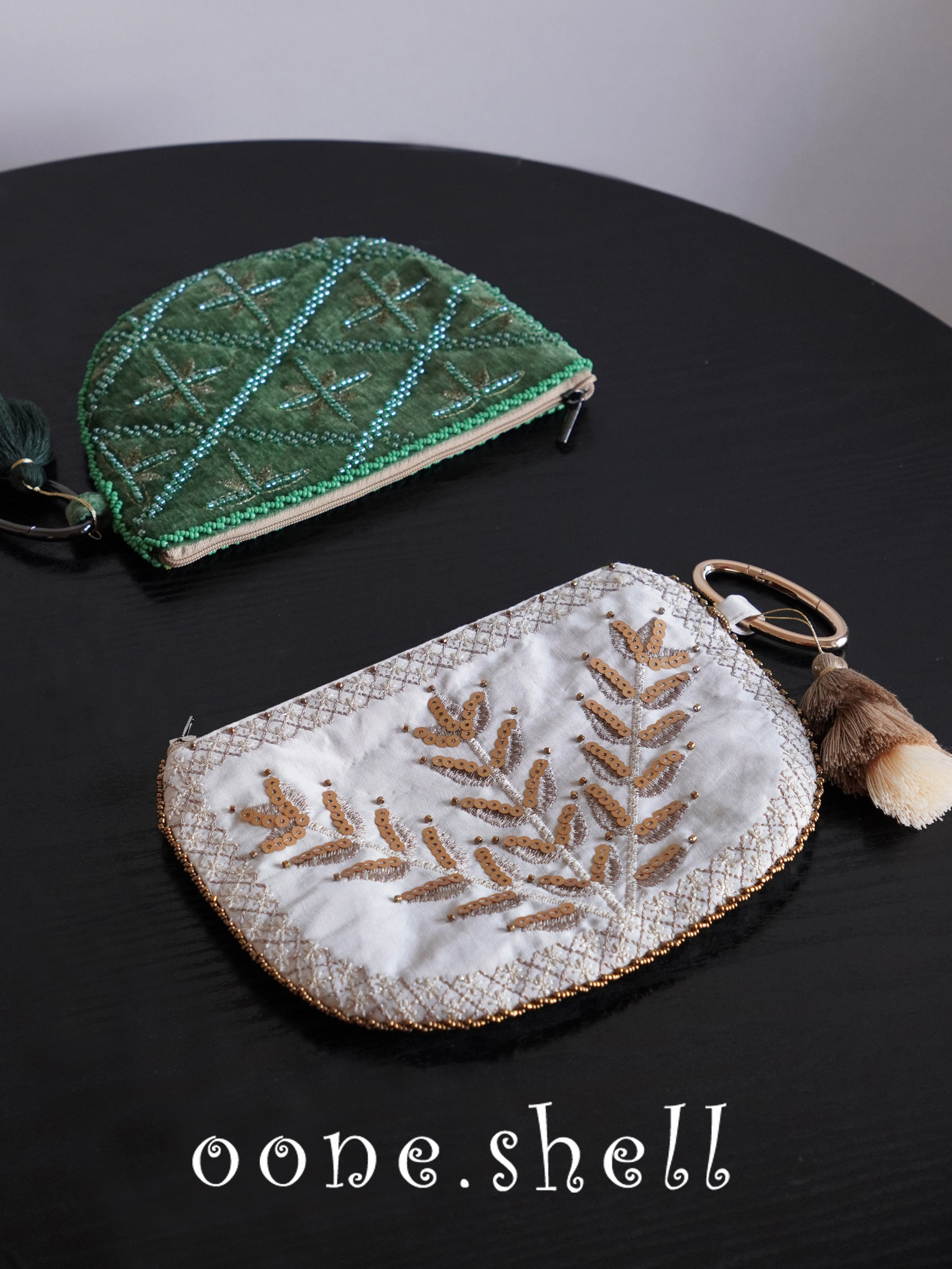 A shell 2026 spring and summer hand-embroidered beaded mobile pho